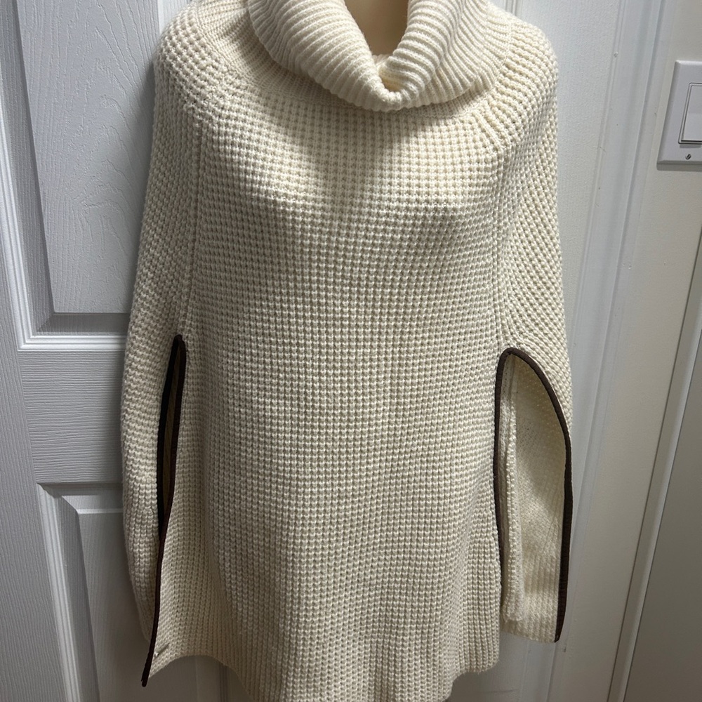 Lauren- Ralph Lauren Cream Cowl Neck Cape- Preowned - Med - Ladies
